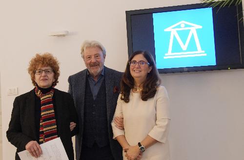 L'assessore regionale a Cultura e Sport, Tiziana Gibelli, con il presidente della Camera di commercio Venezia Giulia e della componente della giunta della Camera di commercio Pordenone Udine, Eva Seminara.